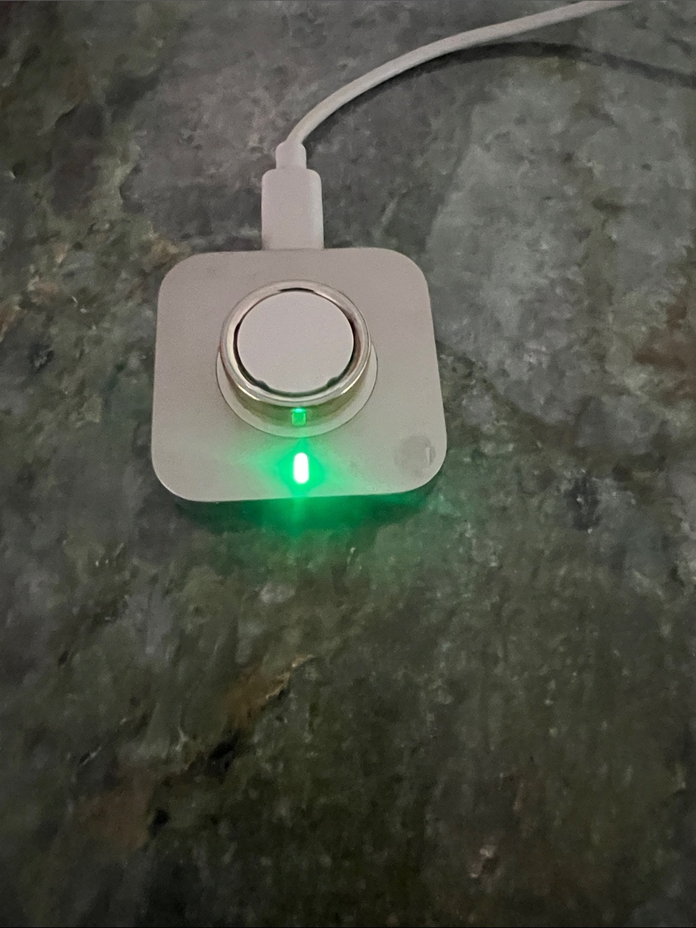 Oura White Charging Pad with Green LED